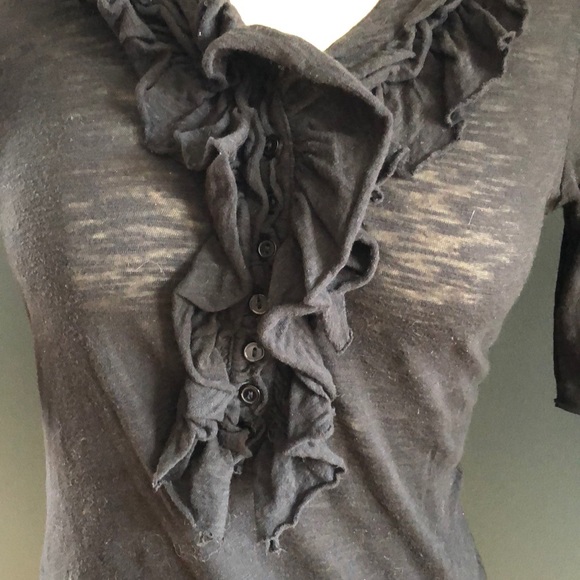 Press Ruffle T-Shirt - Picture 2 of 4